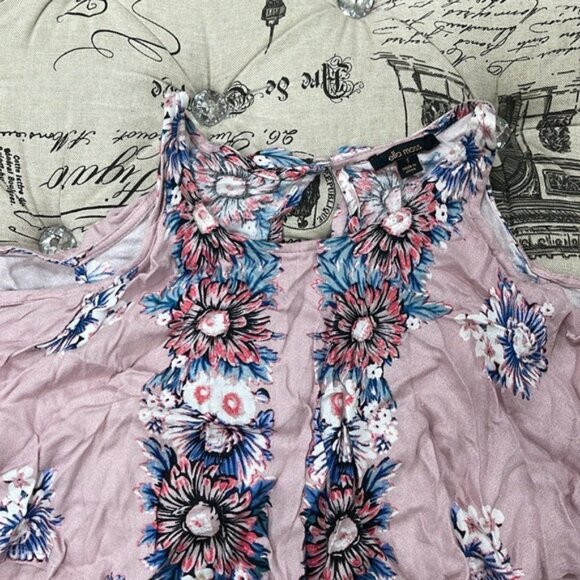 Ella Moss Pink Flutter Sleeve Blouse with Ruffled Bib Collar - Picture 2 of 11